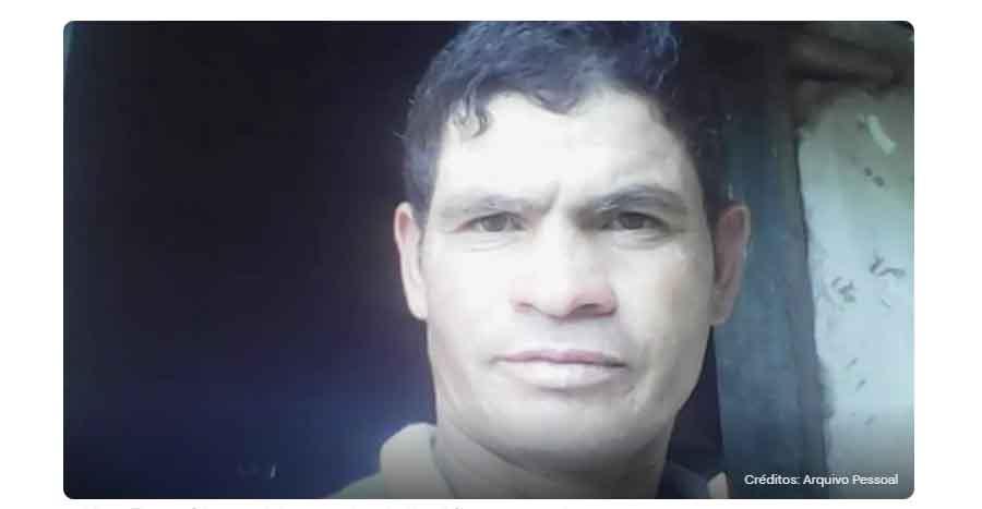 Homem mata irmão com golpes de facão e chama a polícia em Montes Claros