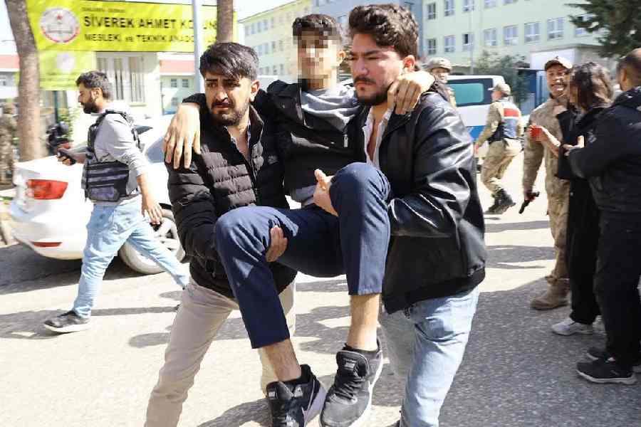 Ataque a tiros de ex-aluno em escola na Turquia deixa ao menos 16 feridos