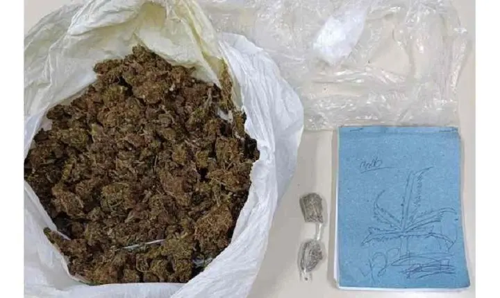 Jovem é preso por tráfico de drogas após tentar fugir da Rondesp em Guanambi